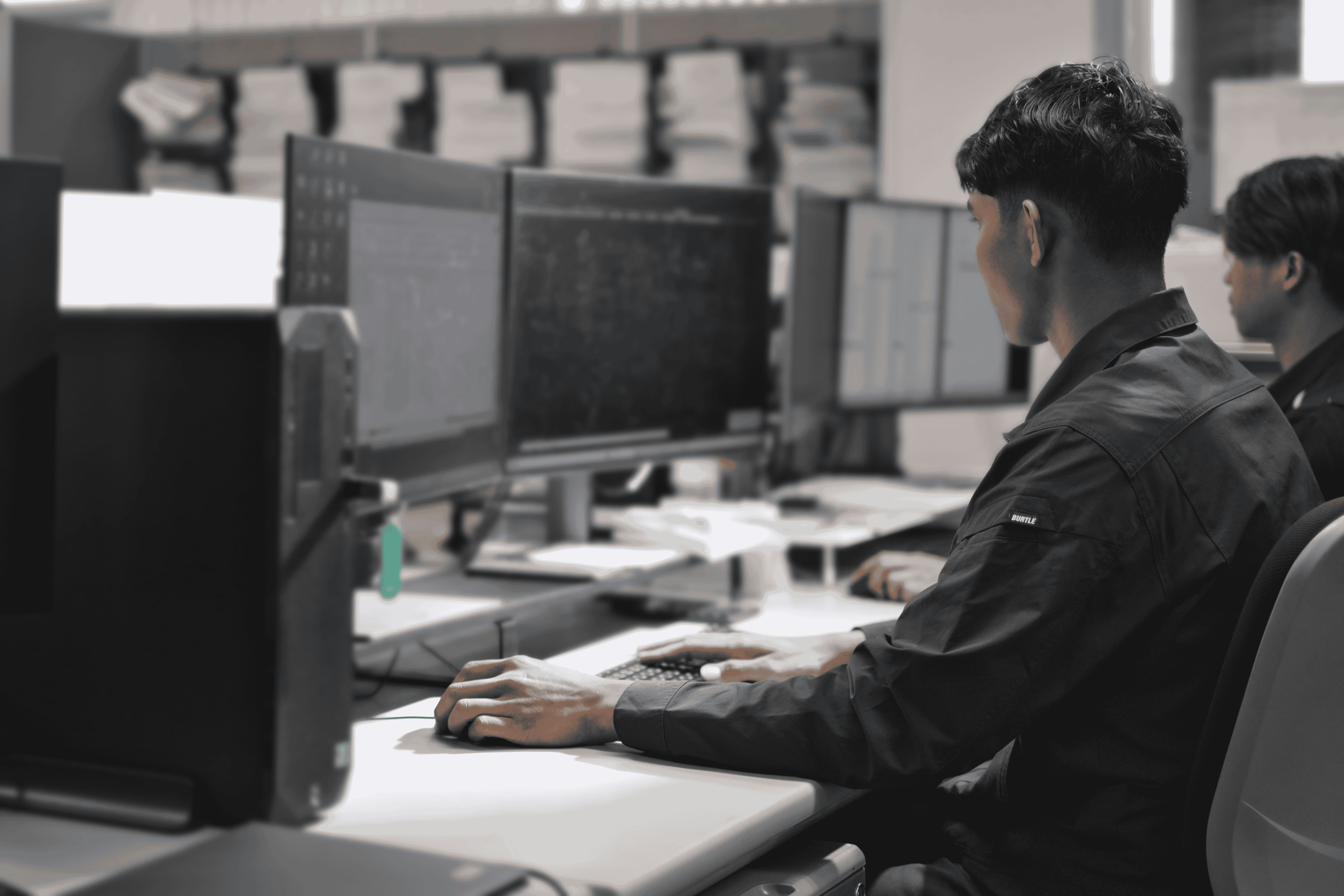 men_working_with_computer